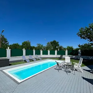  Apartment Atemberaubendes + Pool